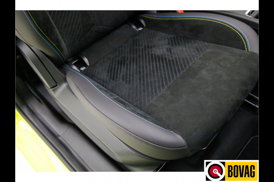 Abarth 500C Cabrio Scorpionissima 42 kWh 155 PK | JBL | Camera | Stoelverwarming PDC, 18" LMV, Navigatie. Sportstoelen