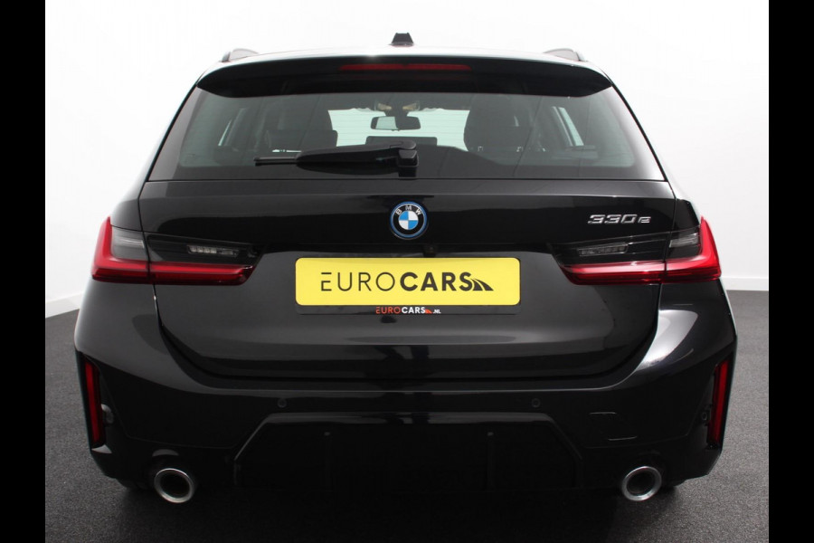 BMW 3 Serie Touring 330e Touring M Sport PHEV | Navigatie | Climate Control | Lichtmetalen velgen |  LED | Virtual Cockpit | Parkeersensoren Voor en Achter | Achteruitrijcamera | Apple carplay/ Andriod auto | Stoelverwarming | Stuur verwarming | Elektrische achterklep