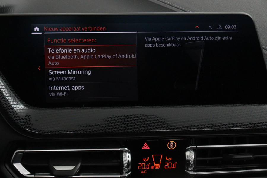 BMW 1-serie 118i Executive Edition Automaat (PANODAK, NAVI, PDC V+A, CARPLAY, CRUISE, NL-AUTO, DEALER ONDERHOUDEN)