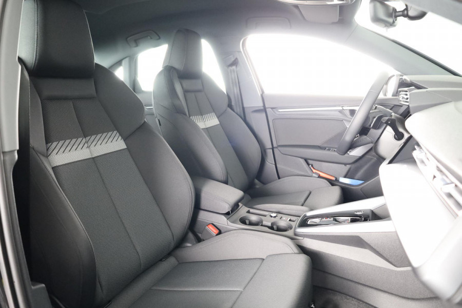 Audi A3 Limousine 30 TFSI Advanced edition 116pk | Sportstoelen | 18 inch Lichtmetalen velgen | Navigatie | Led koplampen | Apple Carplay / Android Auto