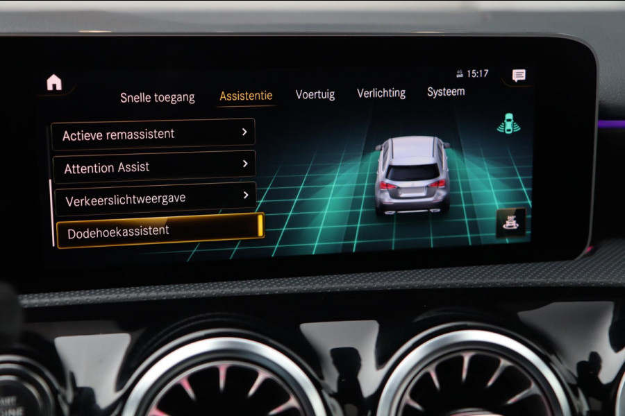 Mercedes-Benz A-Klasse A 250 AMG / PANODAK / DODEHOEK / CAMERA / CARPLAY / 18''