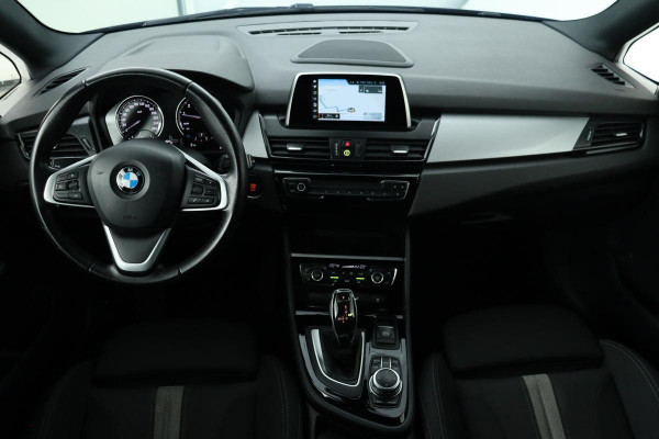 BMW 2 Serie Active Tourer 218i Executive | Stoelverwarming | Full LED | Sportstoelen | Navigatie | Climate control | Keyless | PDC | Cruise control | Bluetooth