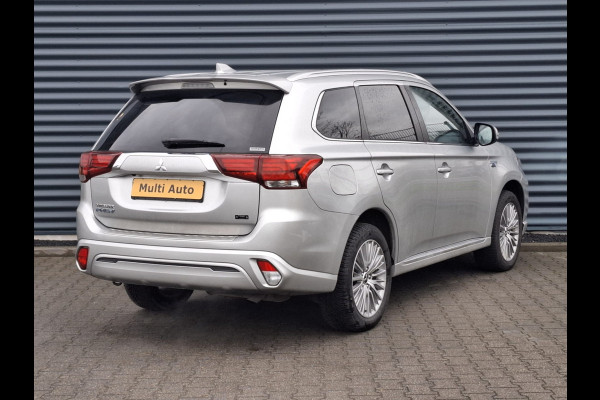 Mitsubishi Outlander 2.4 Intense Plug in Hybrid Dealer O.H. PHEV | Apple Carplay | Camera | L.M. 18" | Stoelverwarming | Cruise Control | DAB | Climate Control |