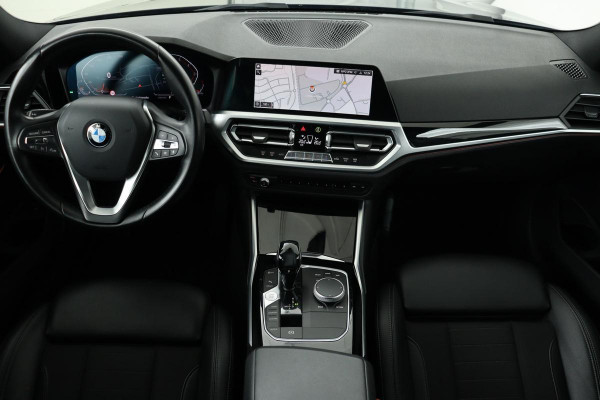 BMW 3-serie 320i Executive Edition | Sport Line | Half leder | Carplay | Full LED | Sportstoelen | Navigatie | Sfeerverlichting | Live Cockpit | Climate control | PDC | Cruise control