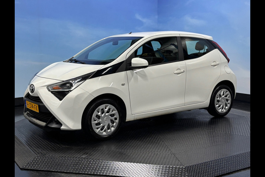 Toyota Aygo 1.0 VVT-i x-play Airco | Camera | 5 deurs | Elktr pakket.