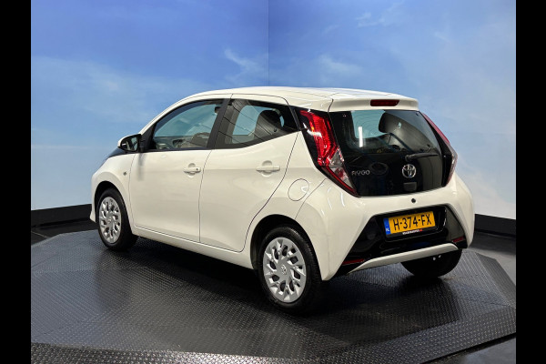 Toyota Aygo 1.0 VVT-i x-play Airco | Camera | 5 deurs | Elktr pakket.