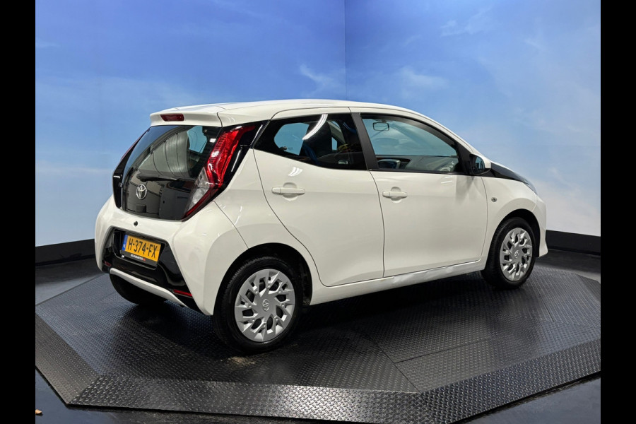 Toyota Aygo 1.0 VVT-i x-play Airco | Camera | 5 deurs | Elktr pakket.