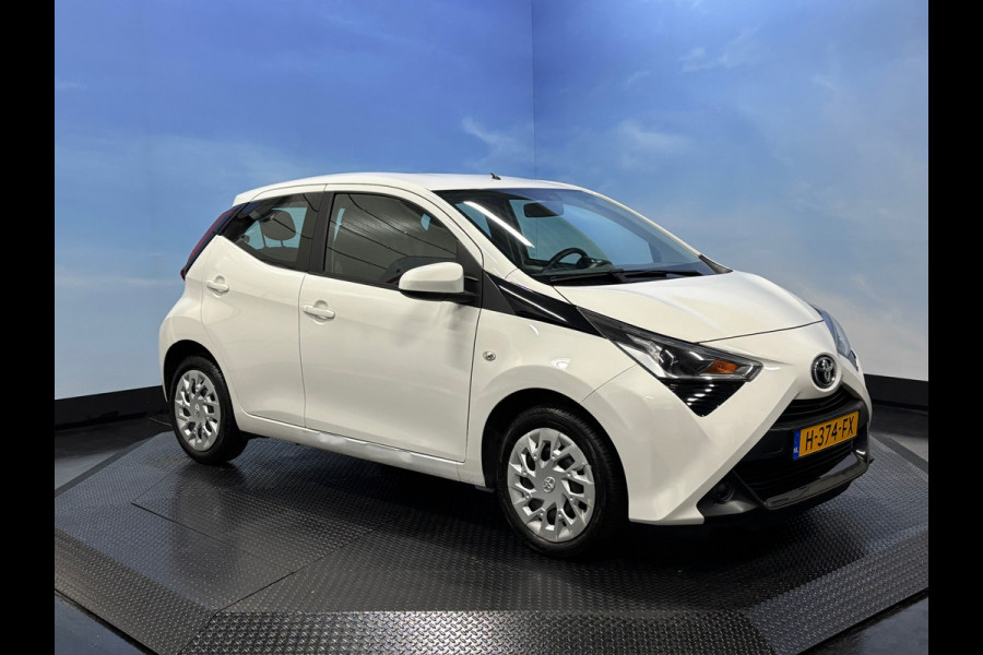 Toyota Aygo 1.0 VVT-i x-play Airco | Camera | 5 deurs | Elktr pakket.