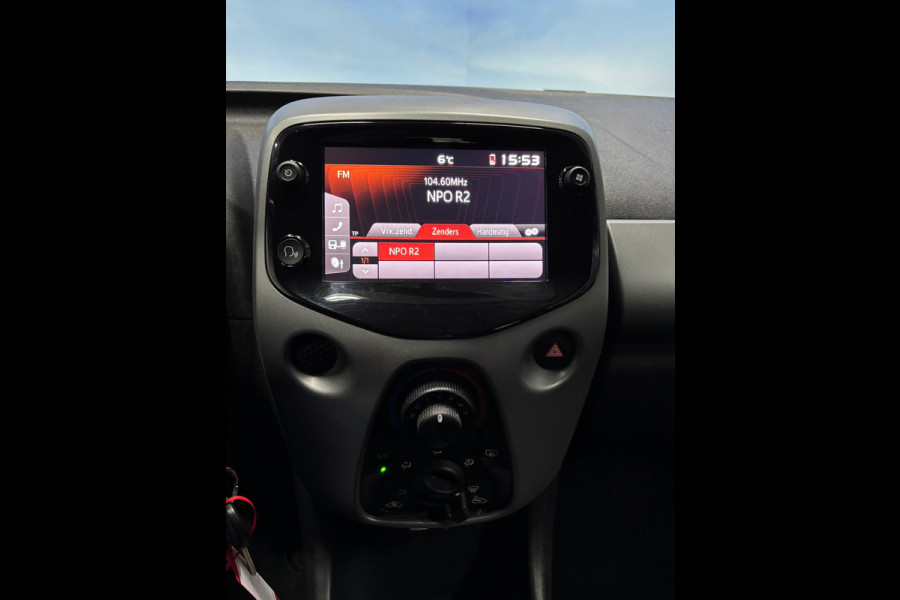 Toyota Aygo 1.0 VVT-i x-play Airco | Camera | 5 deurs | Elktr pakket.