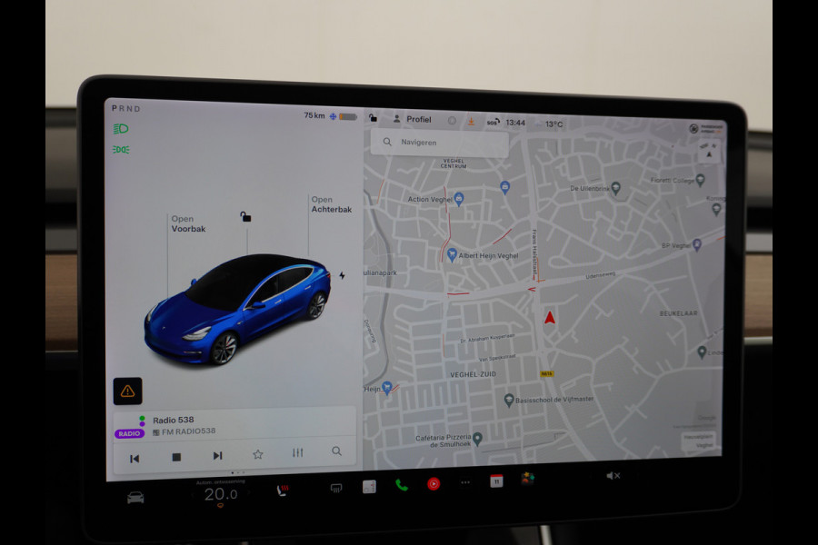 Tesla Model 3 Performance 513pk 3,4 sec 0-100 ! 20"lm FSD-computer 3 AutoPilot Carbon-Spoiler Premium-HiFi Pano.dak Camera Leer Adaptive-Cruis Navigatiesysteem full map LED-a+v Comfortstoel(en) ACC Dual-ECC DAB Voorverwarmen interieur via App Keyless via Telefoonsleutel One-Pedal-Drive 4wd Rode Remklauwen Carbon-Spoiler Premium Audio Veel grip door 4WD vierwielaandrijving.  Origineel Nederlandse auto ! nieuwprijs euro 65.680 euro Accu garantie 23-12-2027