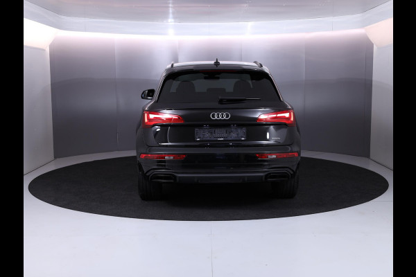 Audi Q5 50 TFSI e S edition 299 pk S-tronic | Navigatie | Elektr. trekhaak | Parkeersensoren | Adaptieve cruise control | Stoelverwarming | S-Line |