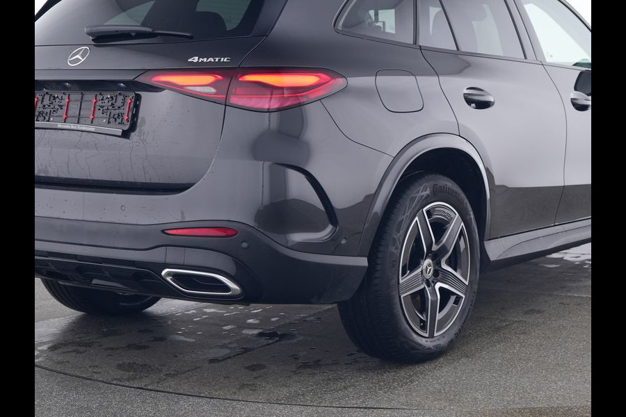 Mercedes-Benz GLC 300 e 4M AMG Plug-In Hybride AMG Styling | Night Pakket | Alarm | Trekhaak | Stoel en Stuurverwarming. Inclusief 24 maanden MB Certified garantie voor Europa.