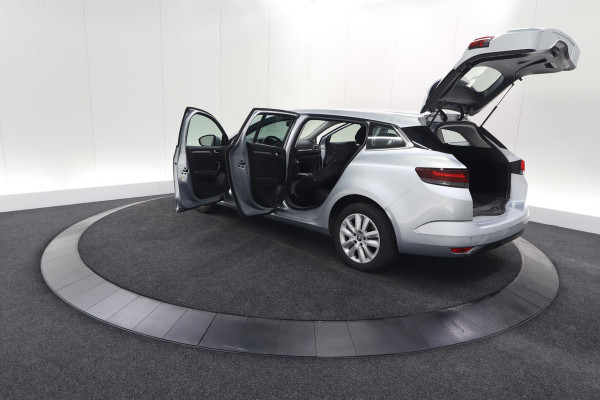 Renault MEGANE Estate TCe 140 Equilibre | 1700 KG Trekgewicht | Apple Carplay | Parkeersensoren | Navigatie