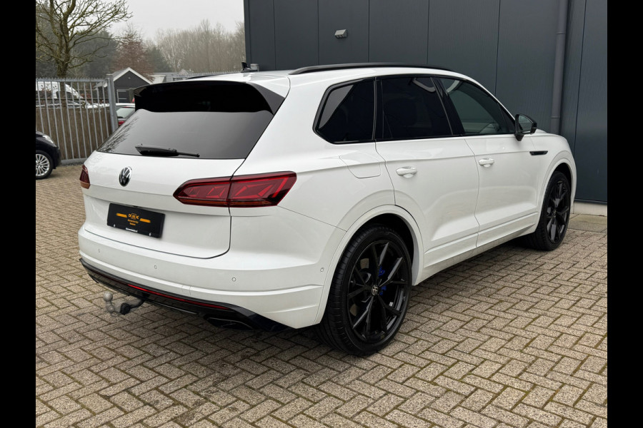 Audi Volkswagen Touareg 3.0 TSi eHybrid * 4MOTION * Panodak * Trekhaak * Leder * Black pakket *