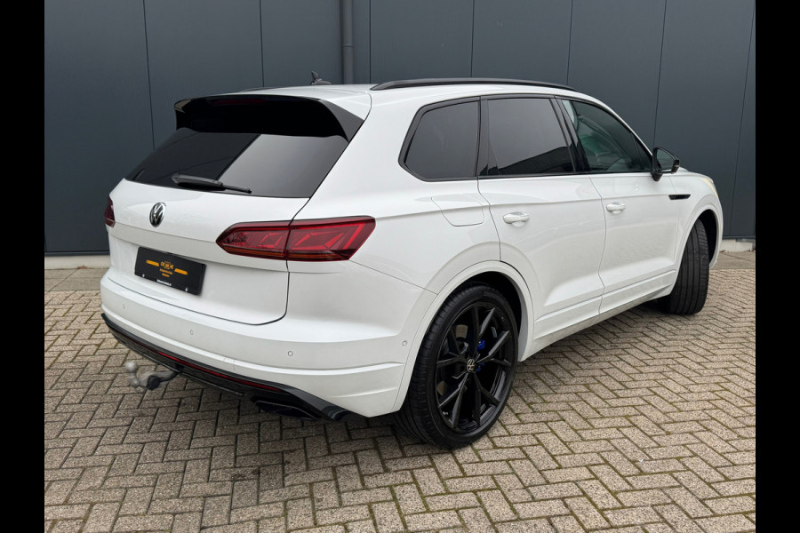 Audi Volkswagen Touareg 3.0 TSi eHybrid * 4MOTION * Panodak * Trekhaak * Leder * Black pakket *