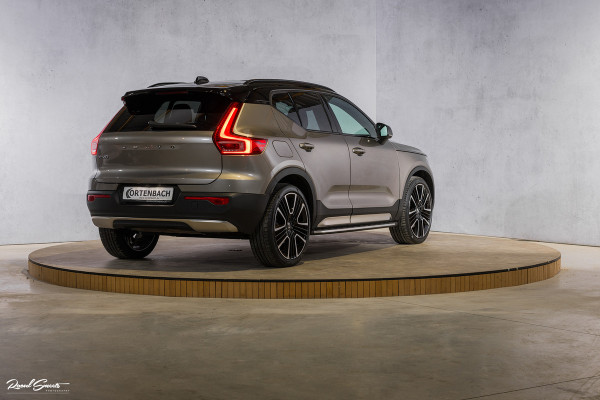 Volvo XC40 1.5 T5 Recharge R-Design | Polestar Engineered | Adaptieve cruise | Zwenkbare trekhaak | Harman Kardon | Side skirts + Skid plat