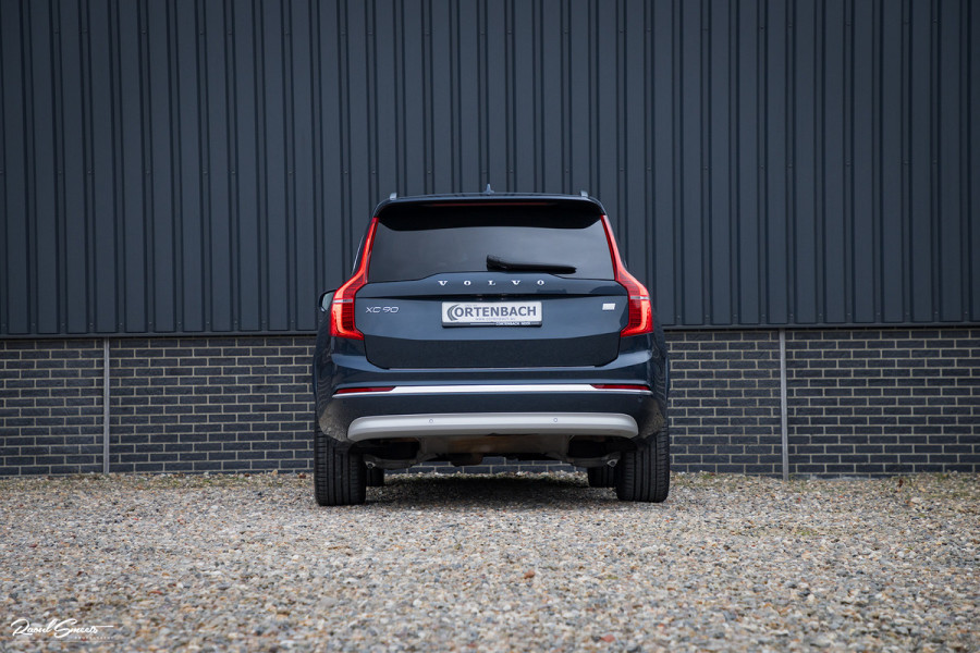 Volvo XC90 2.0 T8 Recharge AWD Ultimate Bright | Luchtvering | Panorama dak | Zwenkbare trekhaak | Stoelkoeling + Massage | Adaptieve cruis