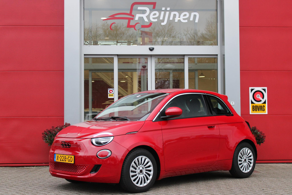 Fiat 500E RED 95PK 24 kWh | NAVIGATIE | APPLE CARPLAY/ANDROID AUTO | LANE ASSIST | CRUISE CONTROL | CLIMATE CONTROL | DAB+ RADIO | NIEUWE AUTO! |