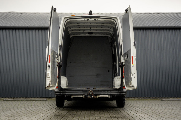 Volkswagen Crafter 2.0 TDI L3H3 | Automaat | 177 PK | Euro 6 | 3.0T Trekgewicht | Cruise | Airco | PDC