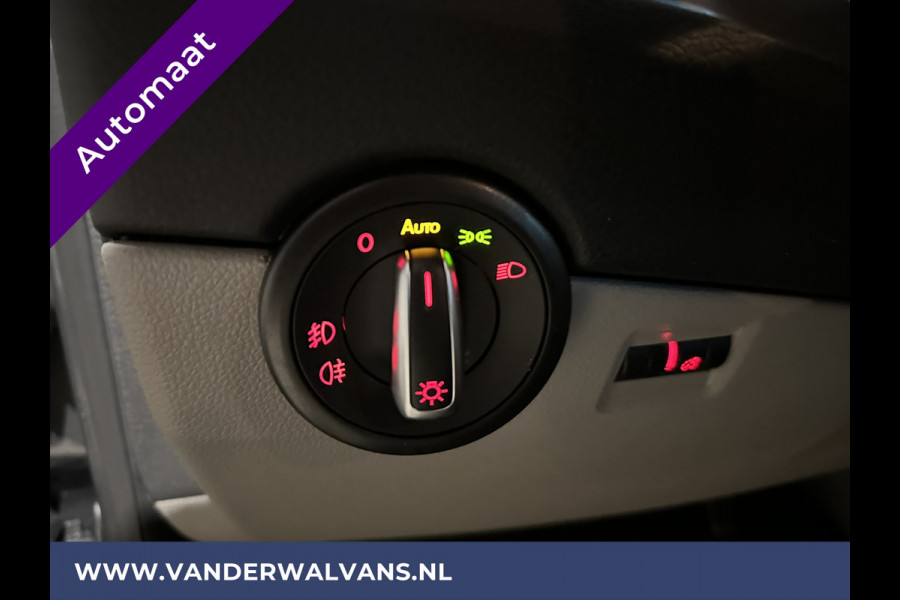 Volkswagen Transporter 2.0 TDI 150pk Automaat L2H1 Dubbele cabine Highline Euro6 Airco | 2x Zijdeur | Camera | Navigatie LED, LM velgen, Cruisecontrol, Trekhaak, Parkeersensoren, 5-Zits, Verwarmde voorruit