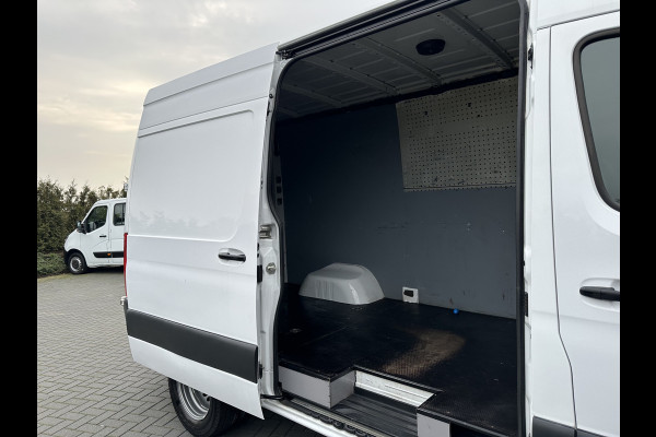 Mercedes-Benz Sprinter 516 CDI 164 PK AUTOMAAT / L2H2 / 3.500 KG AHG / DUBBEL LUCHT