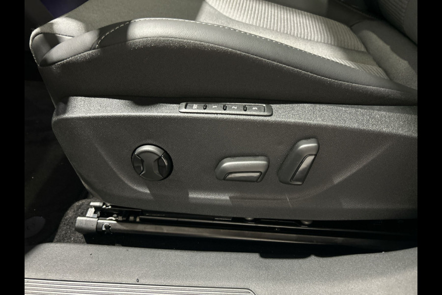 Škoda Enyaq Coupé 60 Sportline | LED | Glazen dak  | Lichtmetalen Velgen 20 inch | NIEUW!  Vanuit voorraad leverbaar SoH (batterijcheck) 100 % score!