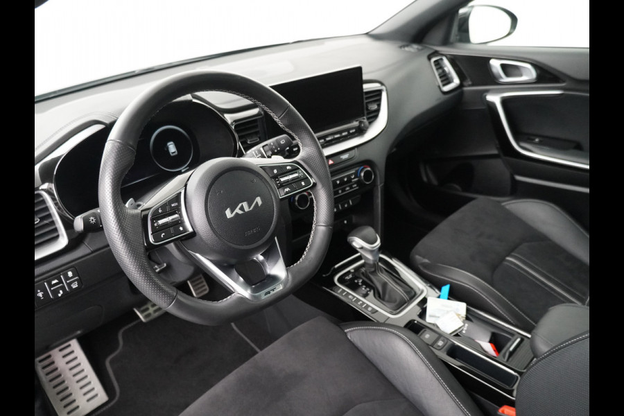 Kia Ceed Sportswagon 1.5 T-GDi GT-PlusLine - Navigatie - Stoel/Stuur Verwarming - LED Koplampen - Adaptief Cruise Control - Schuif/Kanteldak - Fabrieksgarantie Tot 2030