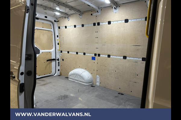 Volkswagen Crafter 2.0 TDI 141pk L3H2 Euro6 Airco | Camera | Apple Carplay | Andoid Auto Bijrijdersbank