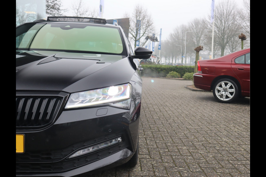 Škoda Superb Combi 1.5 TSI ACT Sportline / Panoramadak