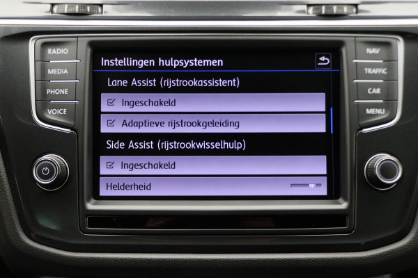 Volkswagen Tiguan 2.0 TSI DSG 4Motion Highline Virtual Cockpit, Head-Up, ACC, Apple Carplay, LED, DAB, Trekhaak, 20''