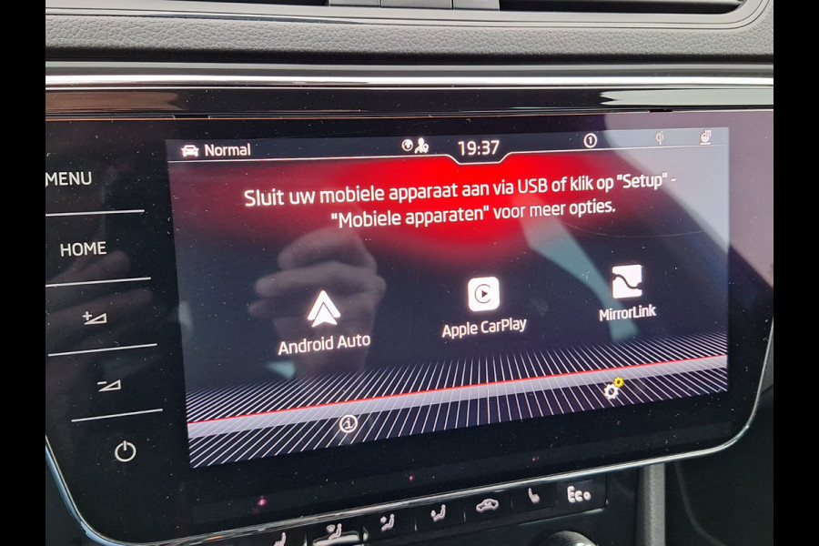 Škoda Superb Combi 1.4 TSI iV Sportline Business Plug In Hybrid PHEV | Carplay | Trekhaak af Fabriek  | Adaptive Cruise | Alcantara Sportstoelen Memory | Chrystal LED  | 19 "L.M | Stuur/Stoel Verwarming |