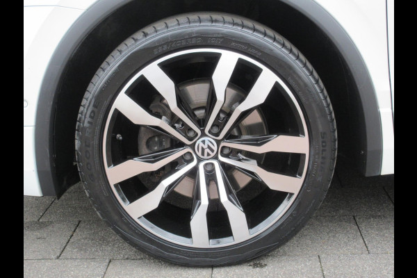 Volkswagen Tiguan 2.0 TSI 4Motion R-Line Virtual Camera Trekhaak Pano