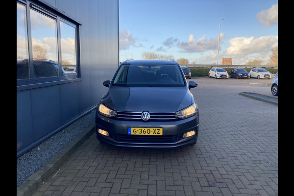 Volkswagen Touran 1.5 TSi 150pk DSG Comfortline Business 7-pers. CAMERA/NAVI/CARPLAY/TREKHAAK/PDC/STOELVERWARMING