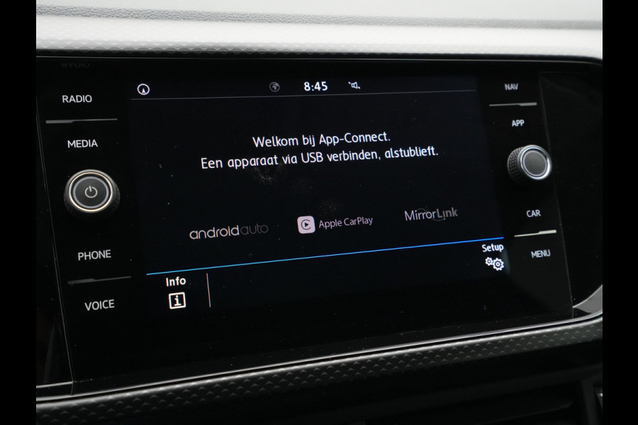 Volkswagen T-Cross 1.0 TSI 95pk Life Navigatie Trekhaak Pdc Airco Carplay Side assist 235