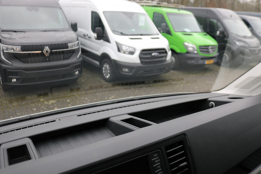 Volkswagen Crafter 2.0 TDI 140pk L3 H2 Airco Imperiaal Trap Trekhaak 3.000kg