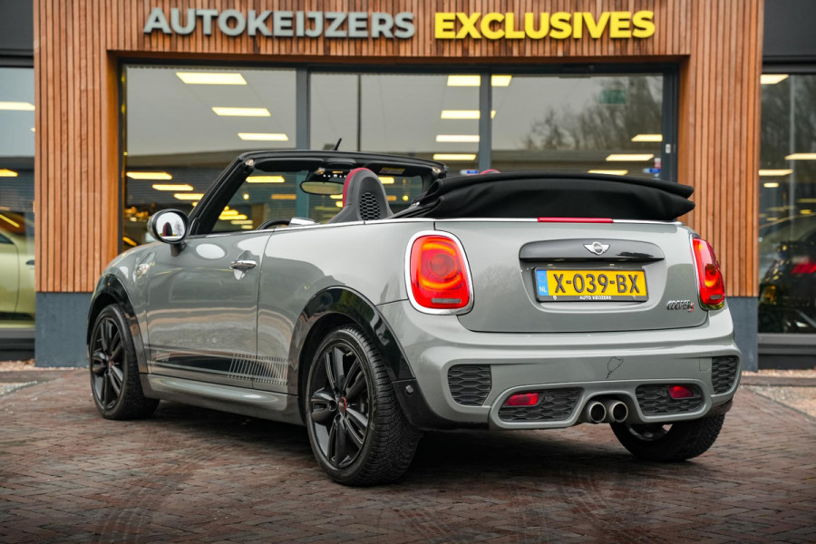 MINI Cabrio 2.0 Cooper S Chili JCW Xenon Leer Alcantara Navigatie Cruise PDC Stoelverw.