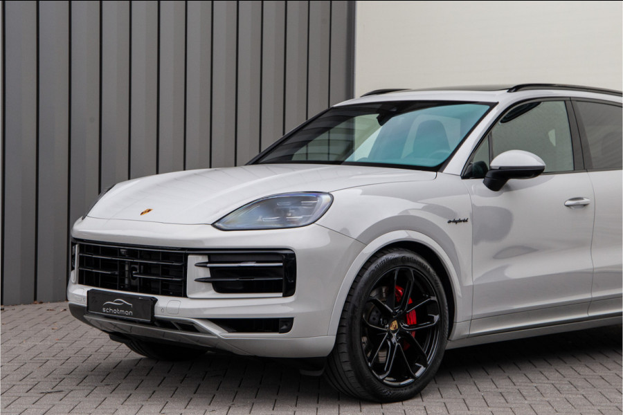 Porsche Cayenne 3.0 E-Hybrid Facelift, Bose, Luchtvering, Pano, Passenger-Display, Sportstoelen 469pk