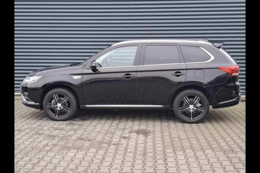 Mitsubishi Outlander 2.4 Intense Plug in Hybrid PHEV | Alcantara Sportstoelen Verwarmd | Trekhaak af Fabriek | Apple Carplay Navigatie | Camera | L.M. 18" | Cruise Control | Climate Control | DAB |