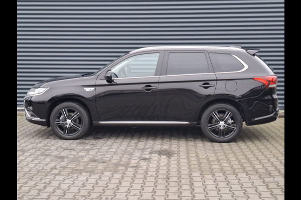 Mitsubishi Outlander 2.4 Intense Plug in Hybrid PHEV | Alcantara Sportstoelen Verwarmd | Trekhaak af Fabriek | Apple Carplay Navigatie | Camera | L.M. 18" | Cruise Control | Climate Control | DAB |