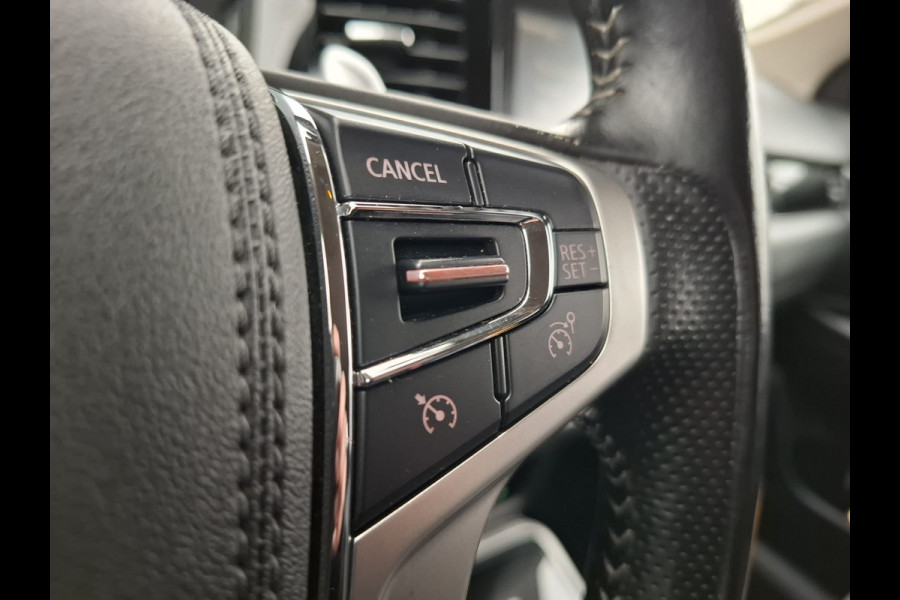 Mitsubishi Outlander 2.4 Intense Plug in Hybrid PHEV | Alcantara Sportstoelen Verwarmd | Trekhaak af Fabriek | Apple Carplay Navigatie | Camera | L.M. 18" | Cruise Control | Climate Control | DAB |