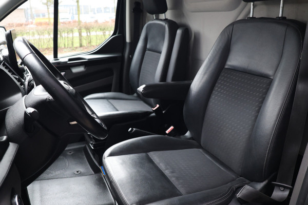 Ford Transit Custom 310 2.0 TDCI 170 PK AUT Sport | Navigatie | CarPlay | Camera | Elek. stoel | Trekhaak | Stoelverwarming | Leder | LED | Nieuwe distributieriem en dynamo | Nieuwe APK | NAP Logisch