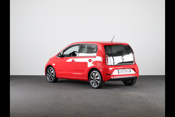 Volkswagen up! 1.0 Active 65 pk | Navigatie via App | Parkeersensoren | Achteruitrijcamera | Cruise control | Stoelverwarming |