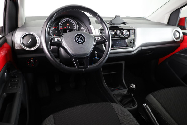 Volkswagen up! 1.0 Active 65 pk | Navigatie via App | Parkeersensoren | Achteruitrijcamera | Cruise control | Stoelverwarming |