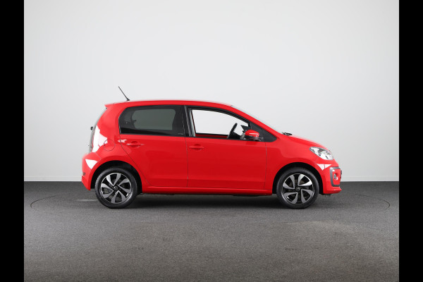 Volkswagen up! 1.0 Active 65 pk | Navigatie via App | Parkeersensoren | Achteruitrijcamera | Cruise control | Stoelverwarming |