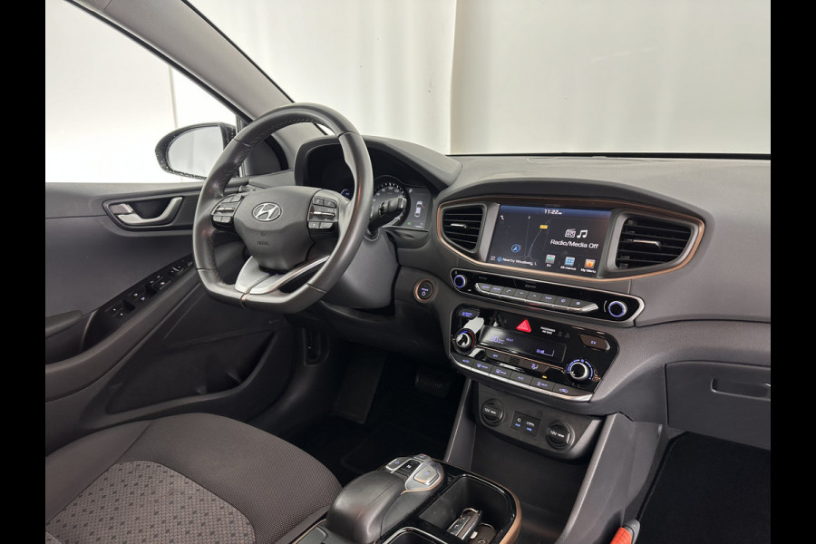 Hyundai IONIQ Comfort EV Aut. *INFINITY-AUDIO | NAVI-FULLMAP | CAMERA | CCS-FASTLOADER | LANE-ASSIST | ADAPTIVE-CRUISE | KEYLESS | SHIFT-PADDLES | PDC | CARPLAY |  DAB+ | COMFORT-SEATS | 16"ALU*