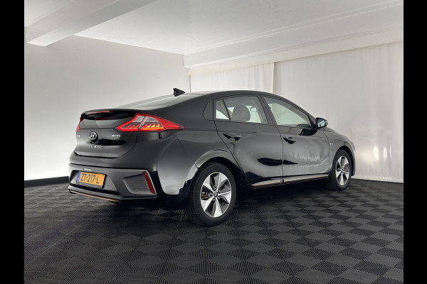 Hyundai IONIQ Comfort EV Aut. *INFINITY-AUDIO | NAVI-FULLMAP | CAMERA | CCS-FASTLOADER | LANE-ASSIST | ADAPTIVE-CRUISE | KEYLESS | SHIFT-PADDLES | PDC | CARPLAY |  DAB+ | COMFORT-SEATS | 16"ALU*