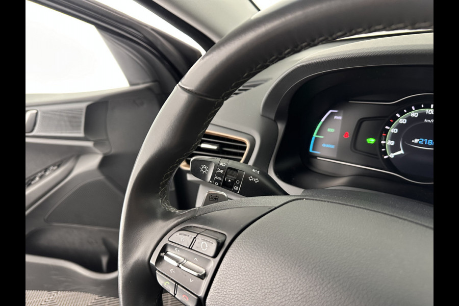 Hyundai IONIQ Comfort EV Aut. *INFINITY-AUDIO | NAVI-FULLMAP | CAMERA | CCS-FASTLOADER | LANE-ASSIST | ADAPTIVE-CRUISE | KEYLESS | SHIFT-PADDLES | PDC | CARPLAY |  DAB+ | COMFORT-SEATS | 16"ALU*