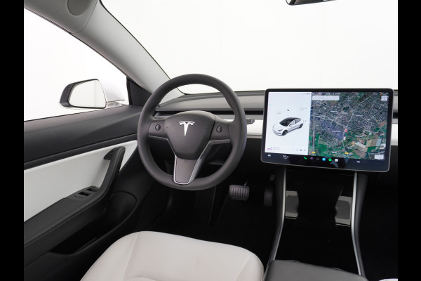 Tesla Model 3 Long Range 75kWh 463PK Trekhaak Ivory-Int. FSD Full Self Driving Computer-3 Premium Audio 4wd Leer AutoPilot Panoramadak Camera' Stoel en achterbank verwarming Keyless Electr.Stoelen+Memory+Easy-Entry WiFi Origineel Nederlandse auto Grootste accu, Tot 16,5kwh thuis laden. Afneembare Trekhaak 1.000kg trekvermogen