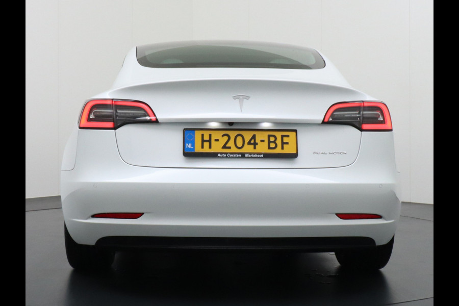 Tesla Model 3 Long Range 75kWh 463PK Trekhaak Ivory-Int. FSD Full Self Driving Computer-3 Premium Audio 4wd Leer AutoPilot Panoramadak Camera' Stoel en achterbank verwarming Keyless Electr.Stoelen+Memory+Easy-Entry WiFi Origineel Nederlandse auto Grootste accu, Tot 16,5kwh thuis laden. Afneembare Trekhaak 1.000kg trekvermogen