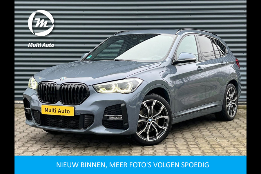 BMW X1 xDrive25e M Sport Plug in Hybrid Storm Bay Metallic PHEV | Panodak | Sportstoelen Leder | Led | Stoelverwarming | Sfeerverlichting | 19'' L.M. |